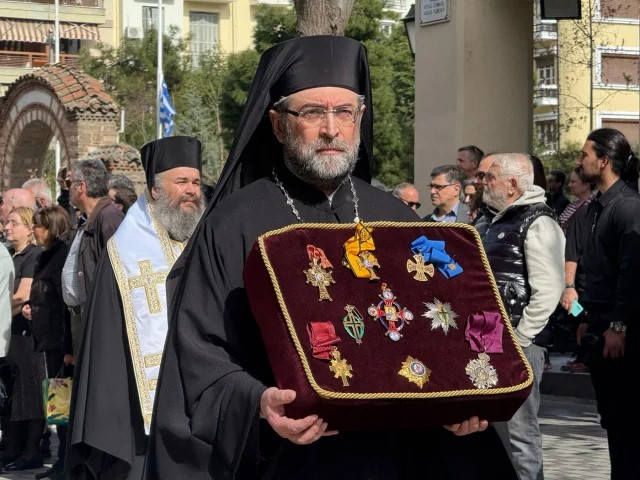 mitropolitis 4 